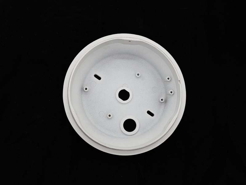 Vật đúc khuôn của thiết bị chiếu sáng sử dụng ngoài trời cần phải đáp ứng những yêu cầu bảo vệ nào?